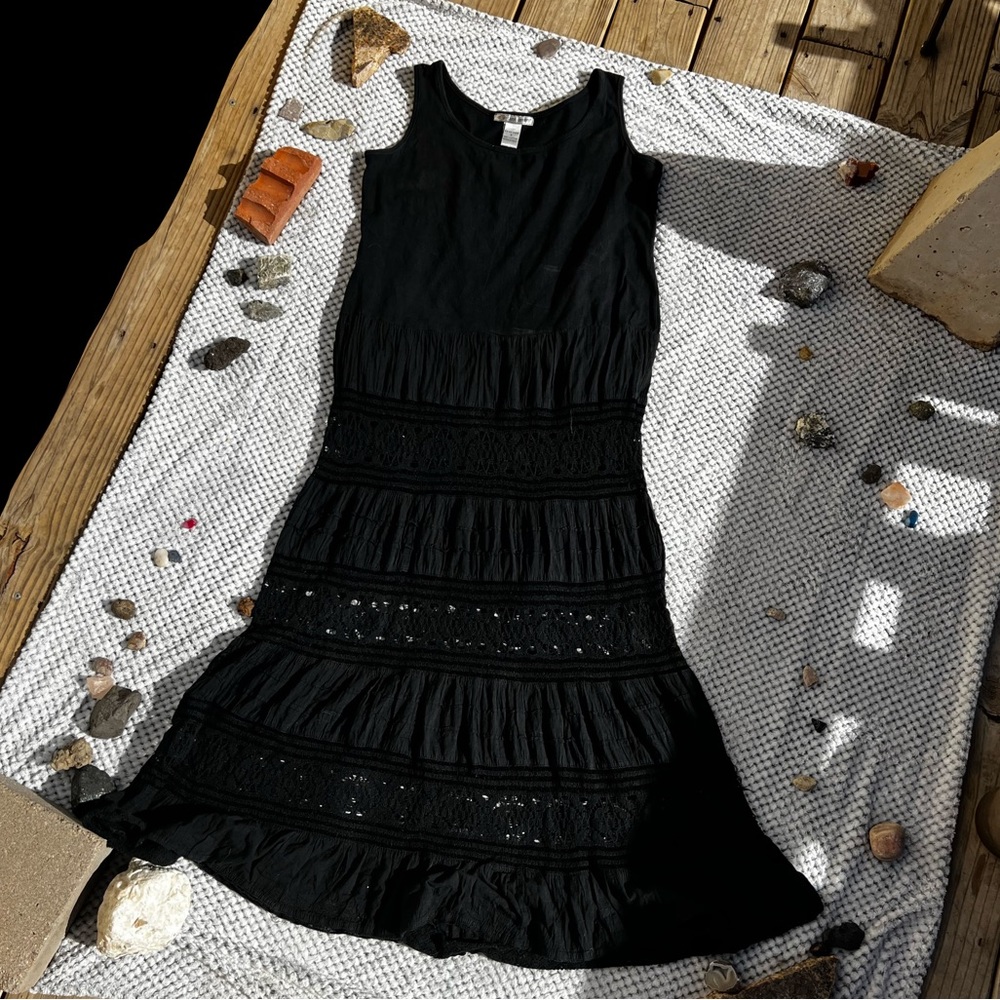 Long lance tank black dress